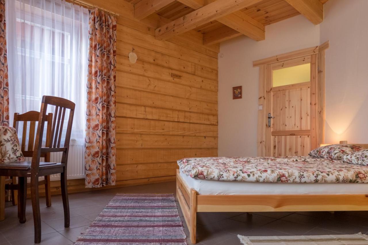 Miodowa Kolonia Bed & Breakfast Białowieża Exterior foto
