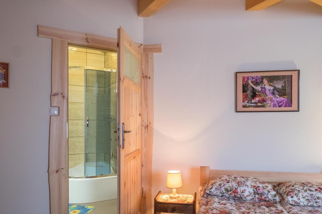 Miodowa Kolonia Bed & Breakfast Białowieża Exterior foto