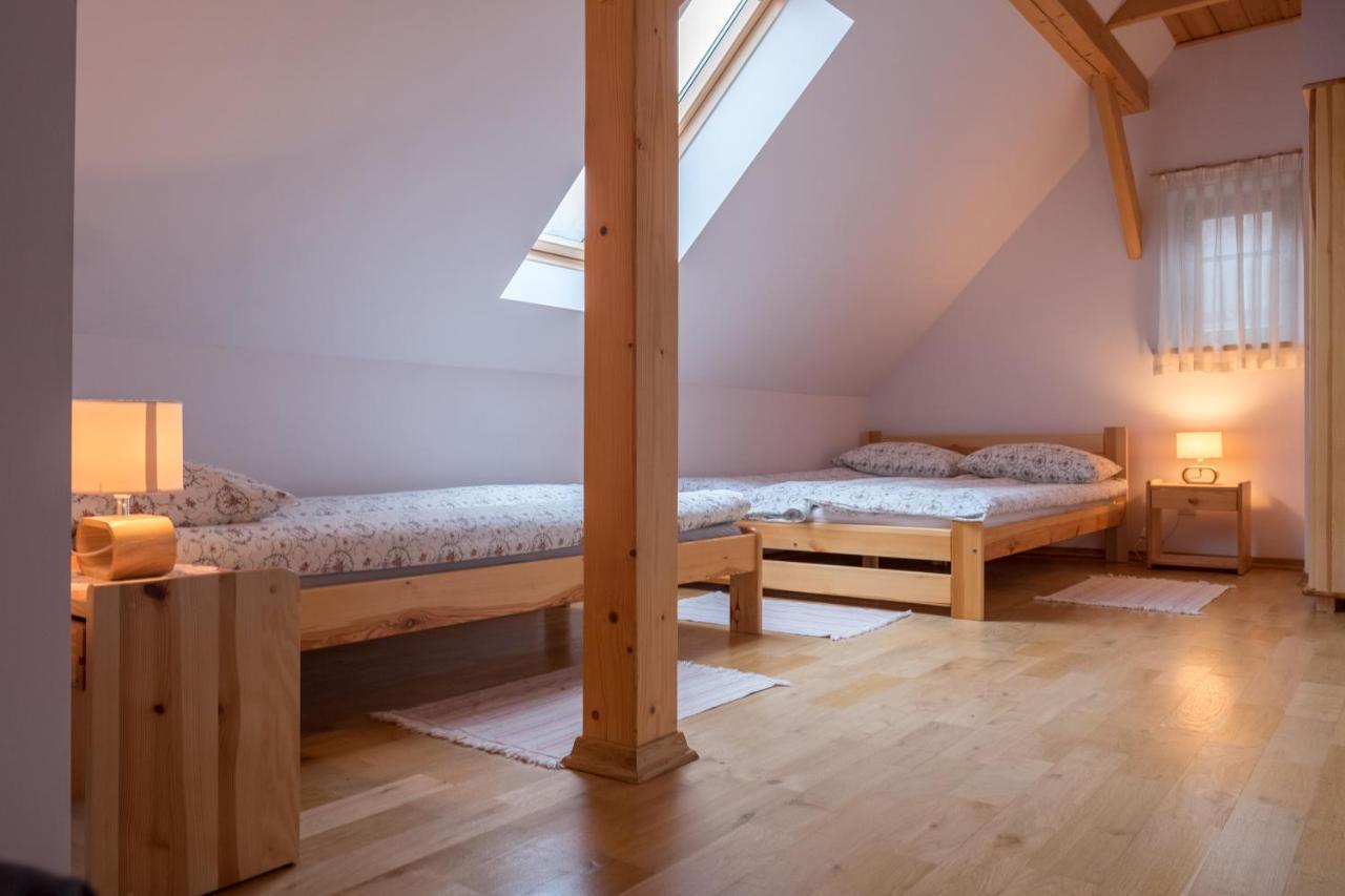 Miodowa Kolonia Bed & Breakfast Białowieża Exterior foto