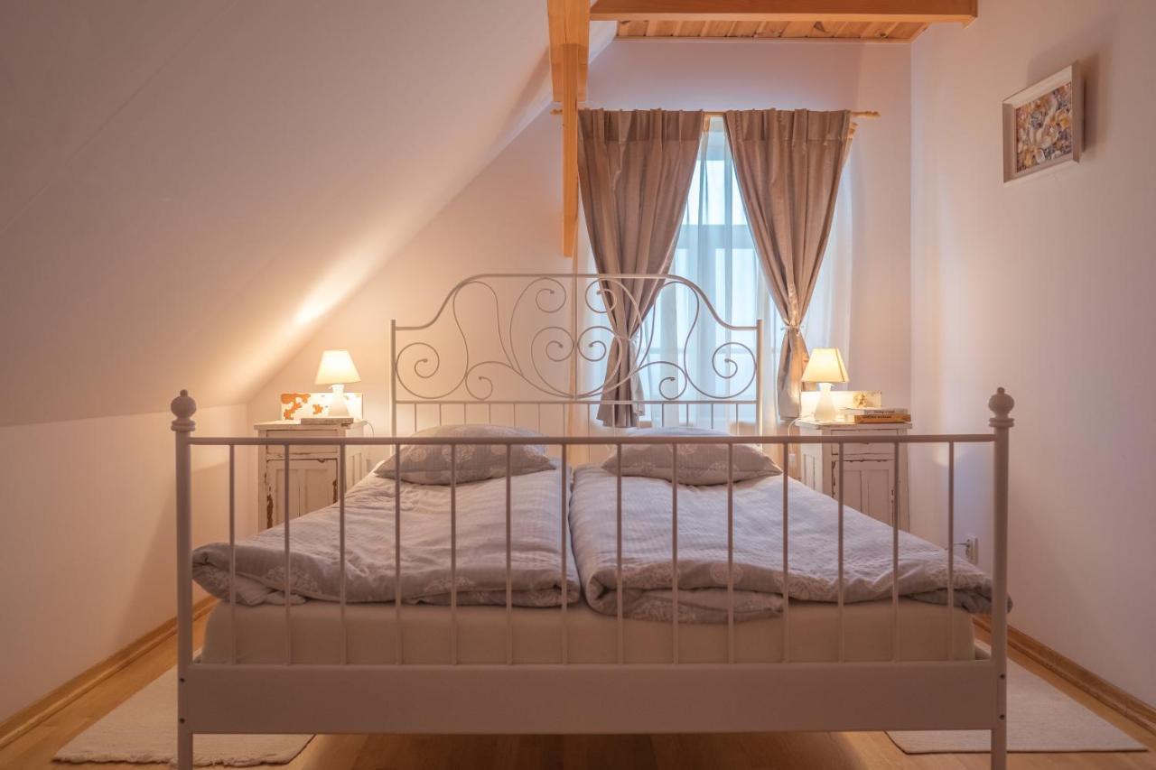 Miodowa Kolonia Bed & Breakfast Białowieża Exterior foto