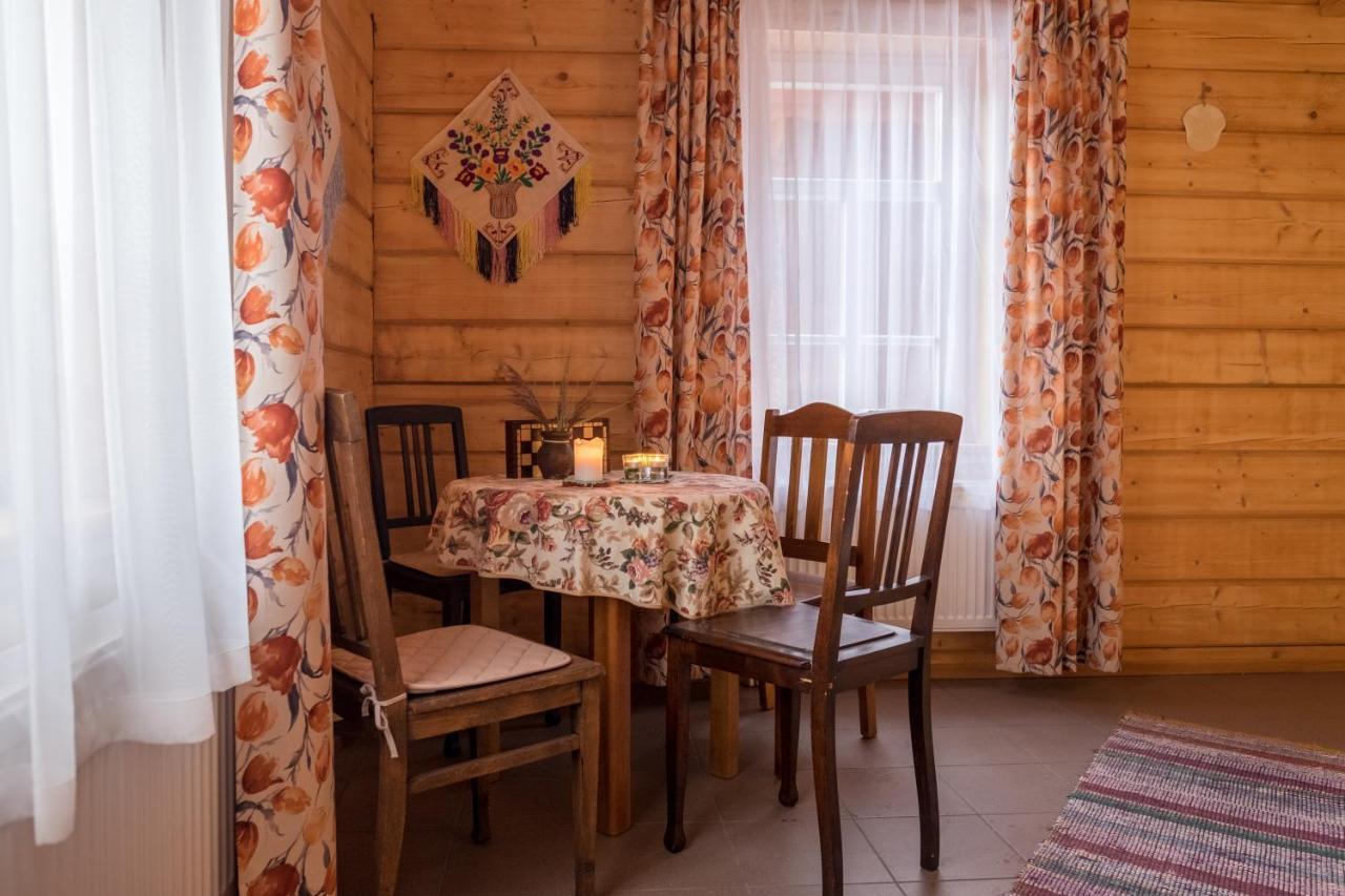 Miodowa Kolonia Bed & Breakfast Białowieża Exterior foto