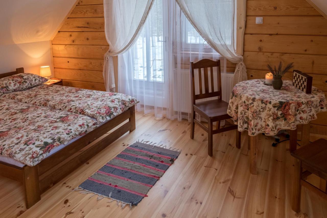 Miodowa Kolonia Bed & Breakfast Białowieża Exterior foto