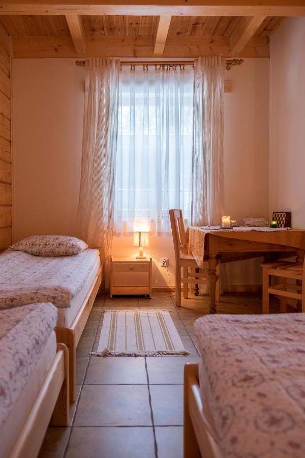 Miodowa Kolonia Bed & Breakfast Białowieża Exterior foto