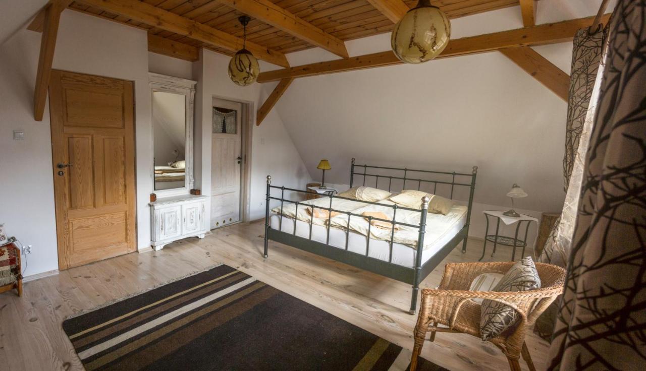 Miodowa Kolonia Bed & Breakfast Białowieża Exterior foto