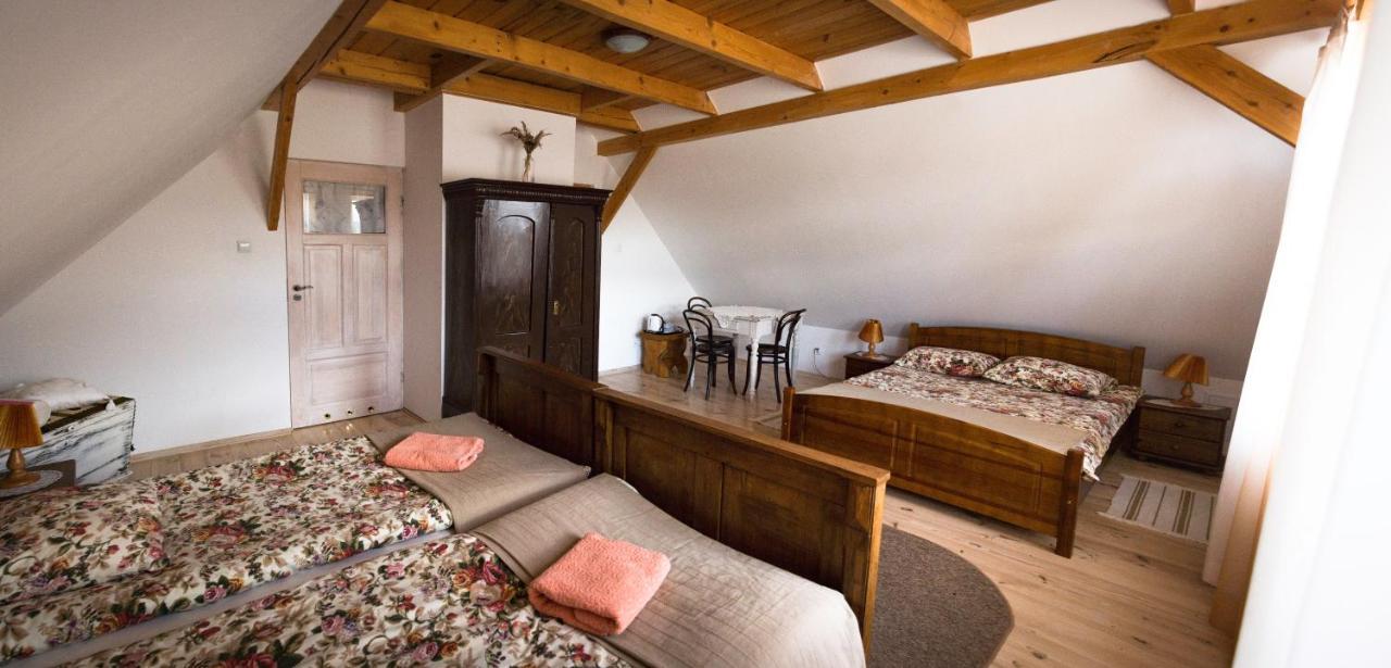 Miodowa Kolonia Bed & Breakfast Białowieża Exterior foto
